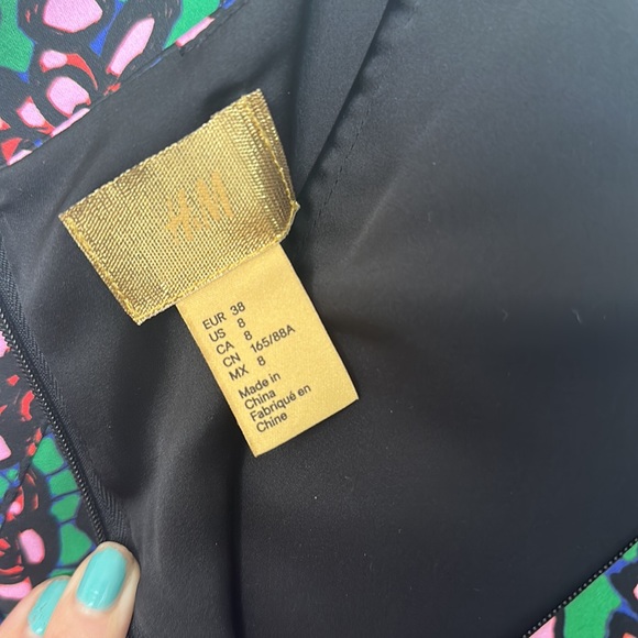 H&M fitted Floral satin mini dress green pink H&M size 8 - Picture 8 of 9